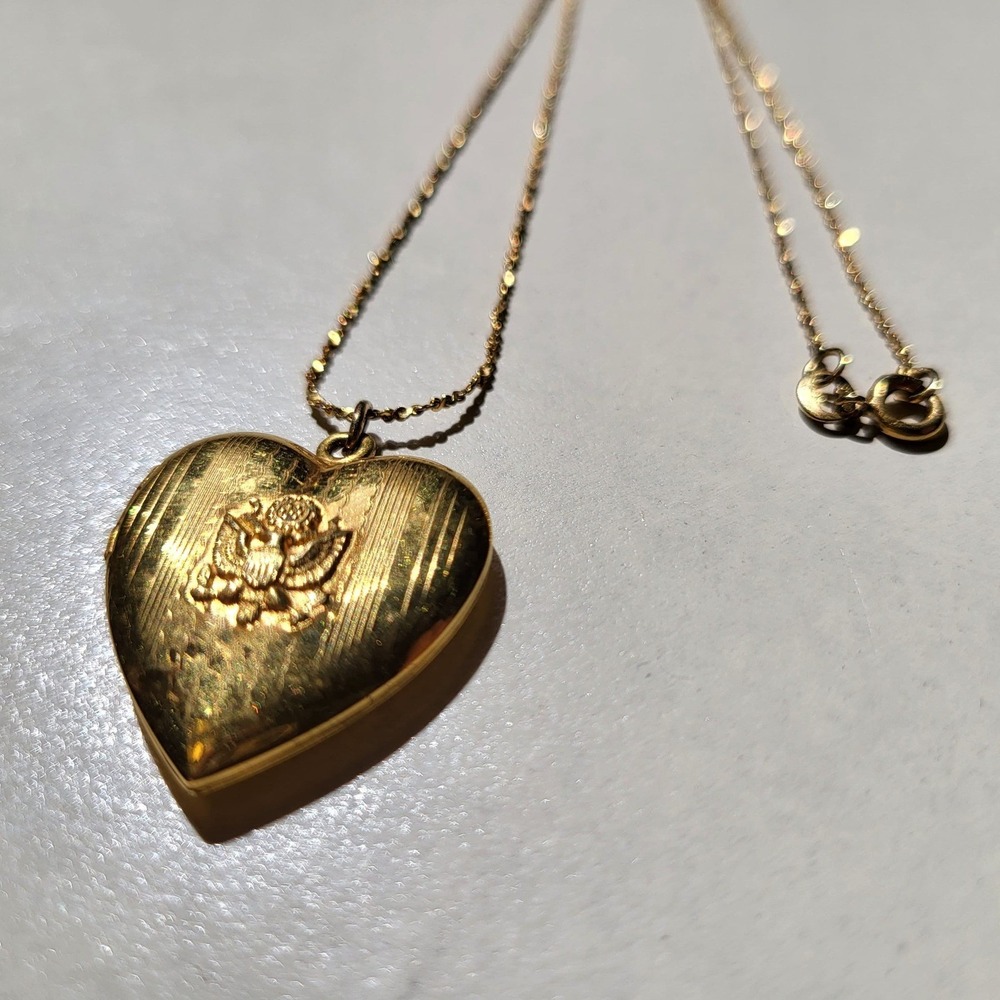 12K Gold Filled Heart Locket Necklace Vintage Engraved Floral Photo